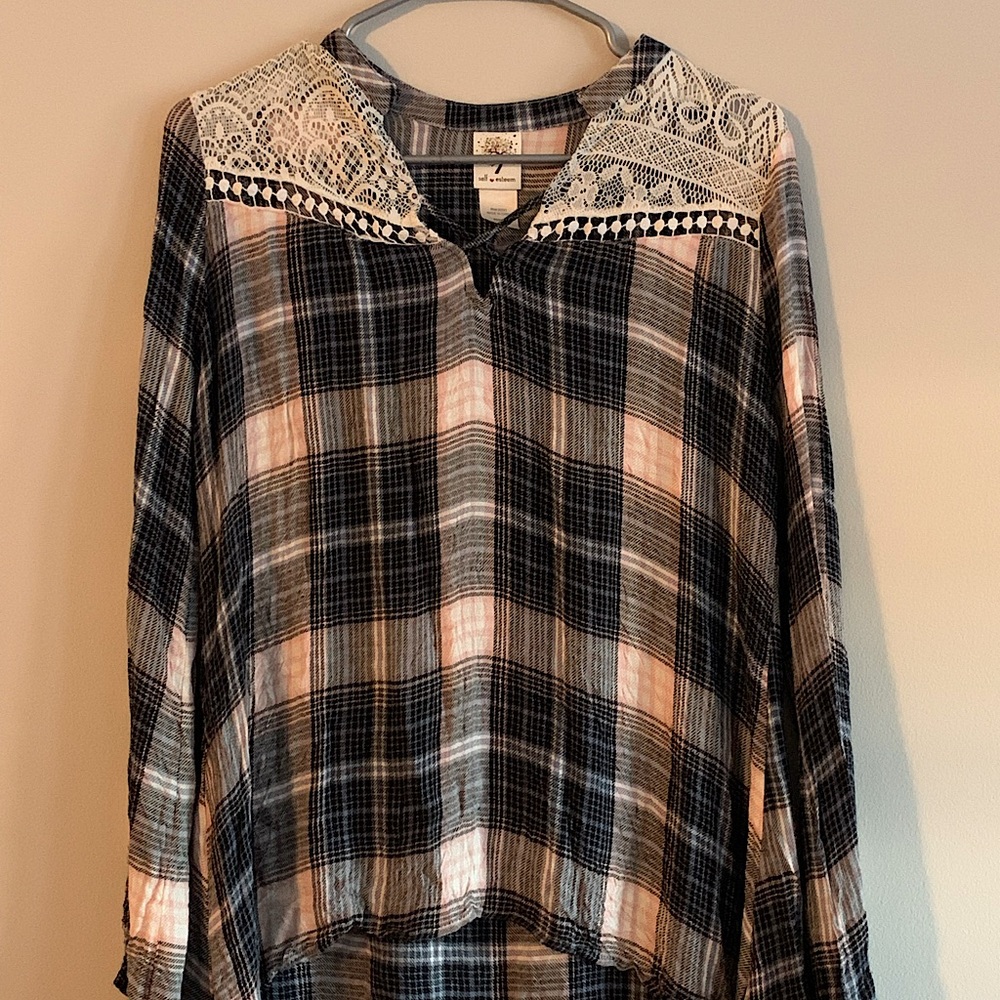 Self esteem medium navy and pink plaid flannel long sleeve shirt w/ white lace